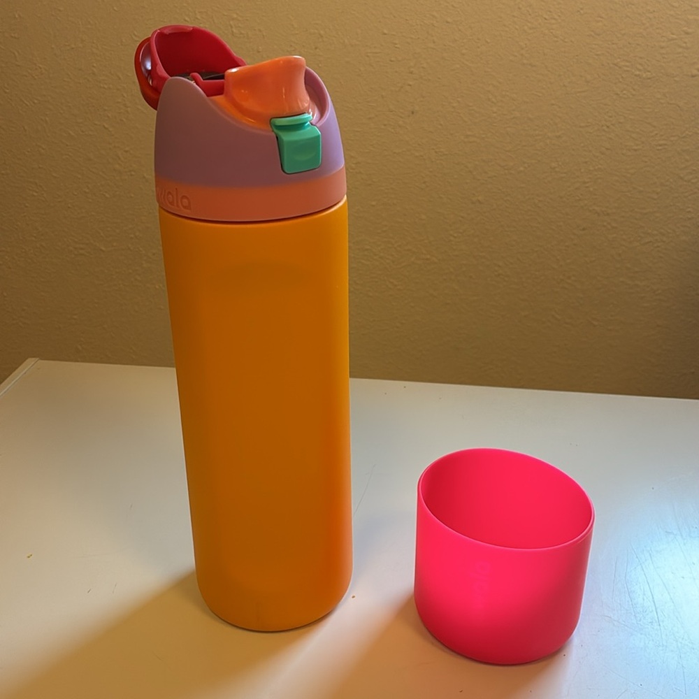 Owala FreeSip 24oz Insulated Stainless Steel Water Bottle with Straw and boot